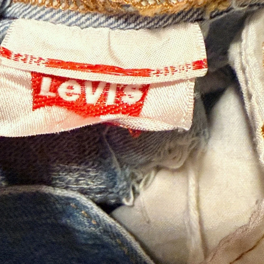 Levis 501 Y2K Women's Original Distressed‎ Patch Cut Off Denim Shorts, Light, 27